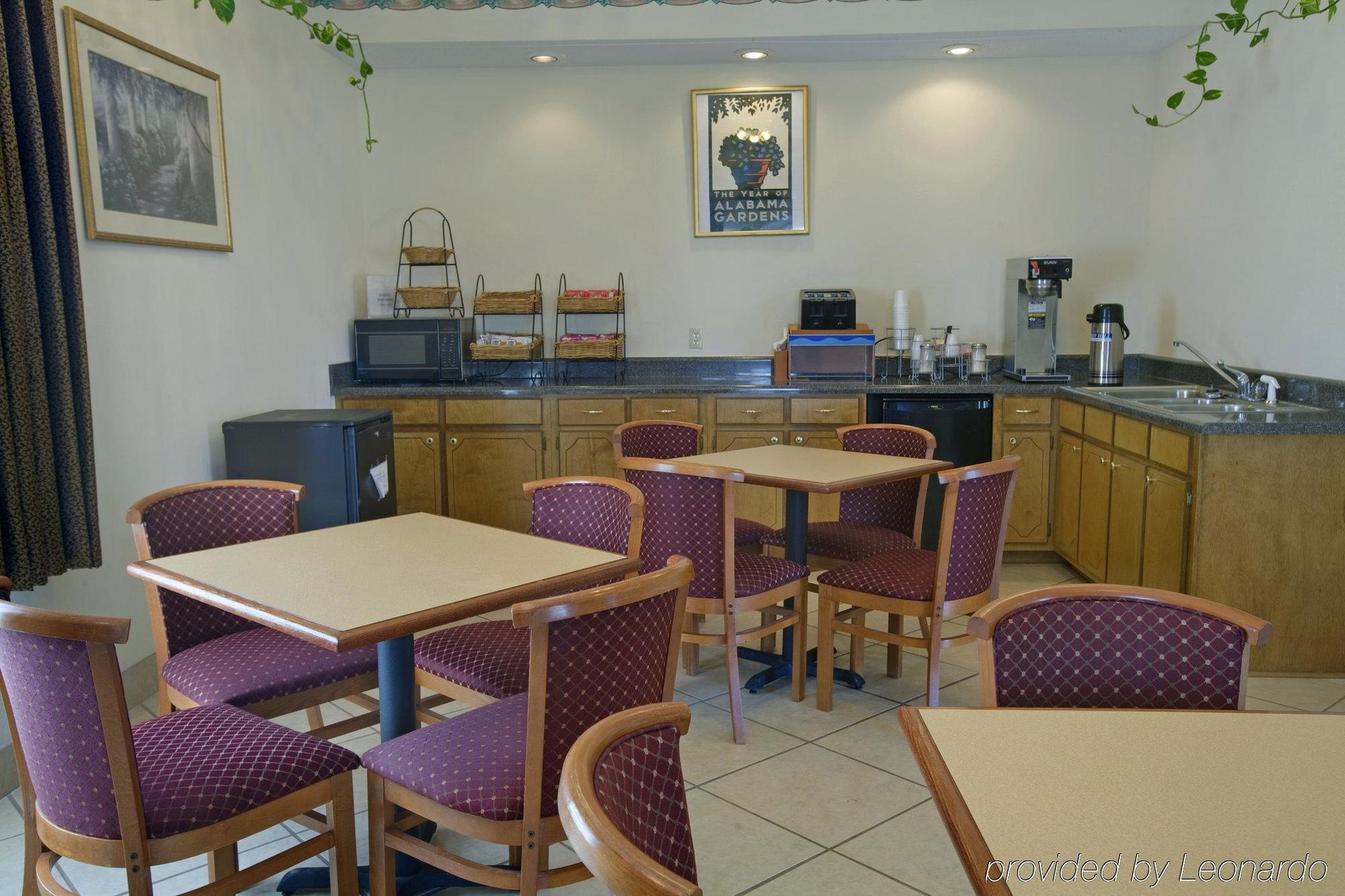 Americas Best Value Inn - Monroeville Restaurant foto